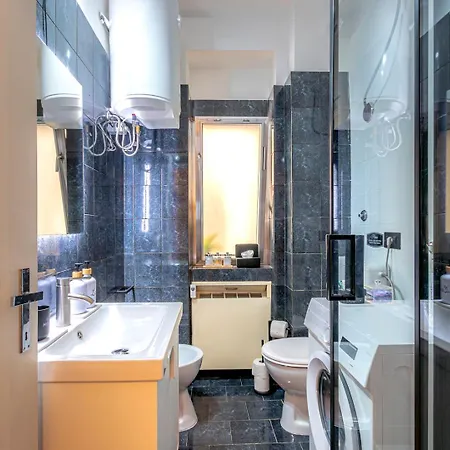 Um81 - Downtown Триест