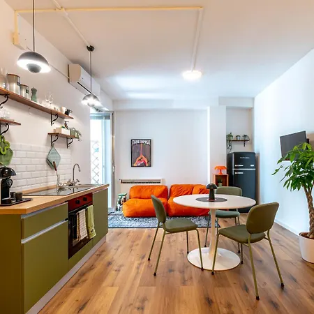 Um81 - Downtown Апартаменты *