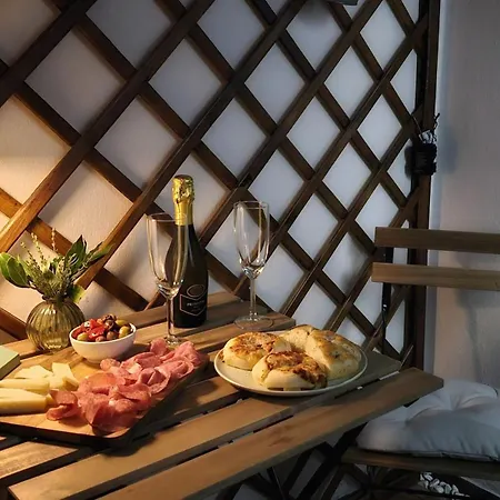 Um81 - Downtown Apartament *